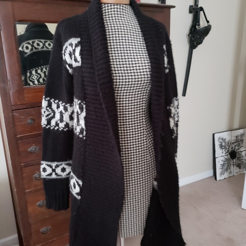 Sweater - Picture 2 of 2